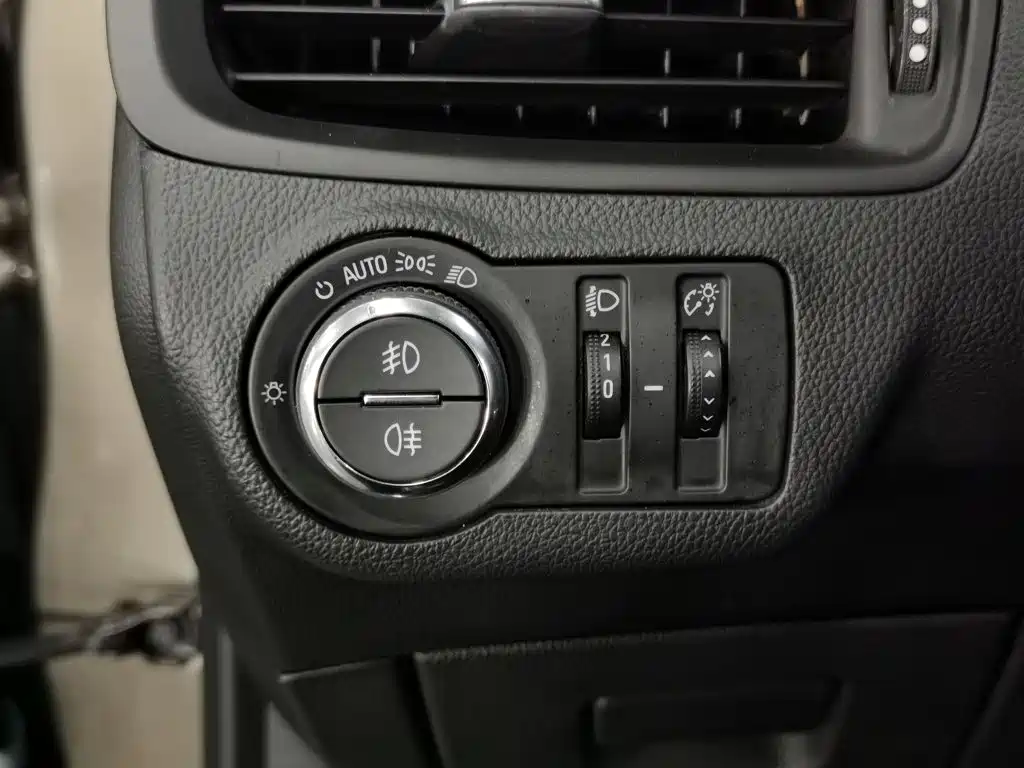 Buick Envision Plus — миниатюра 21