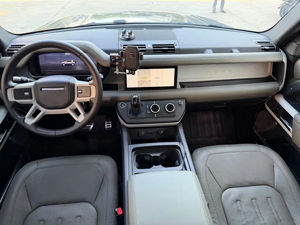 Land Rover Defender — миниатюра 10