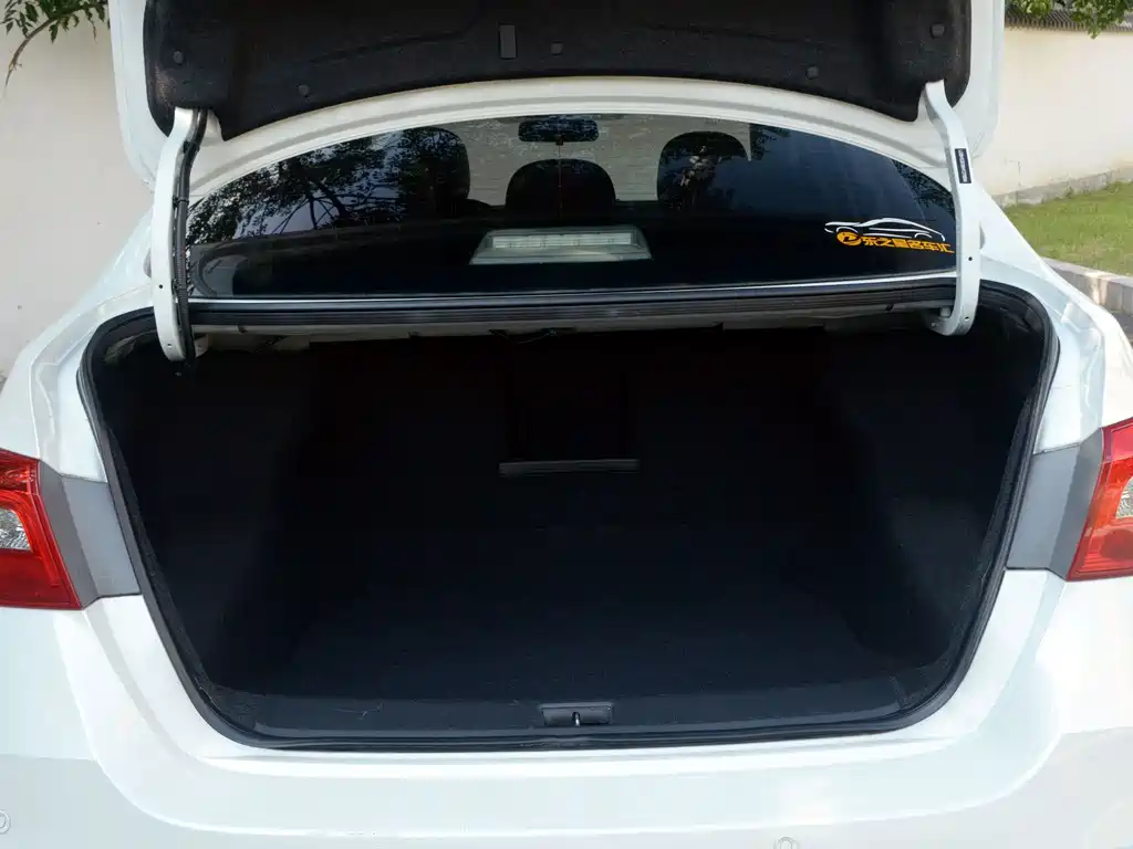 Nissan Sylphy — миниатюра 10