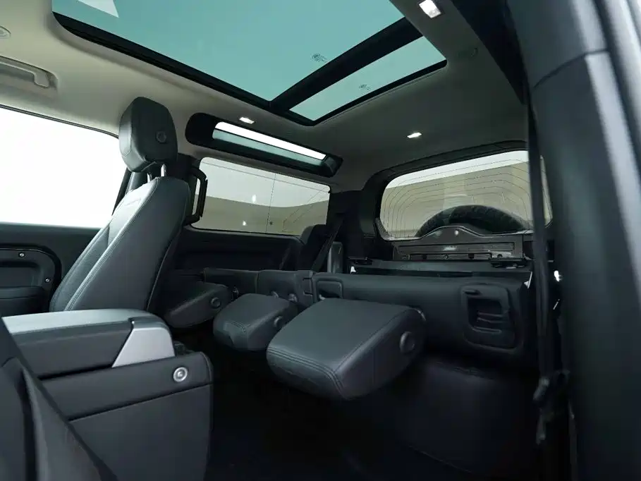 Land Rover Defender — миниатюра 17