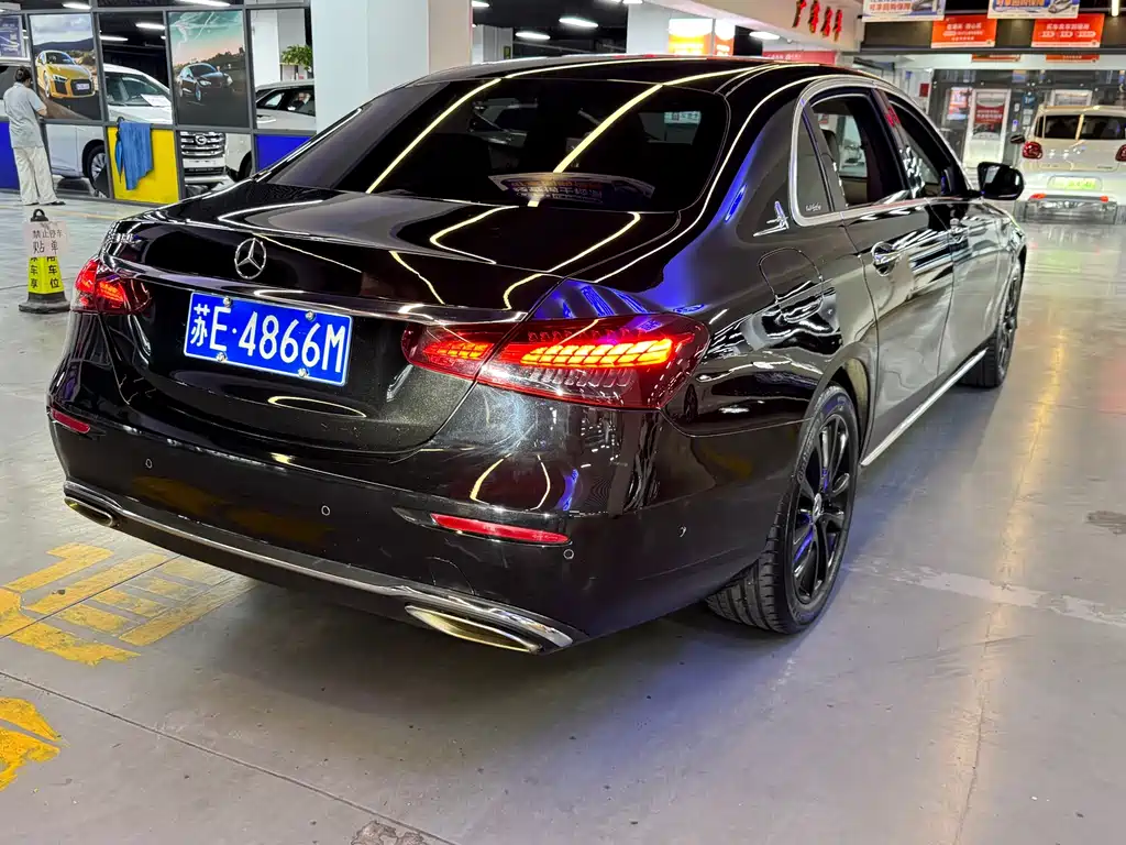 Mercedes-Benz E-Class — миниатюра 6