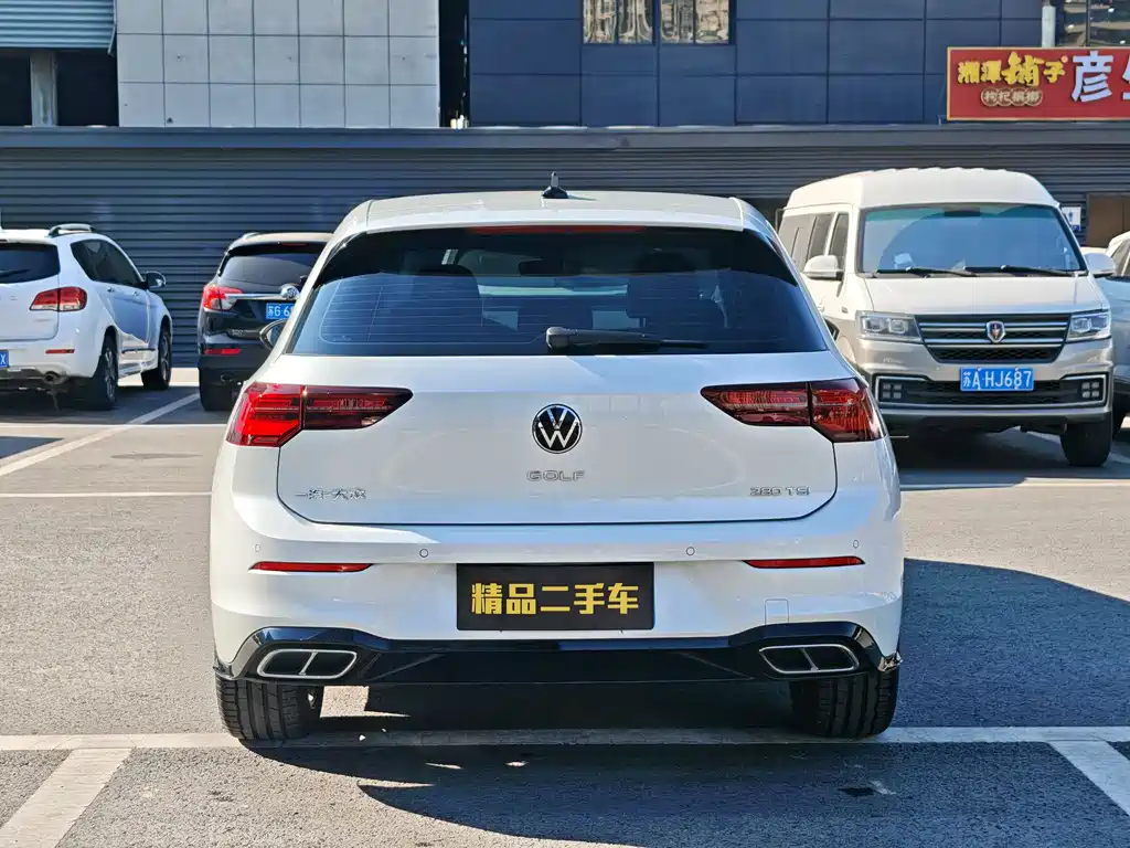 VOLKSWAGEN GOLF