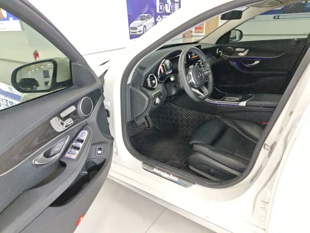 Mercedes-Benz C-Class — миниатюра 16