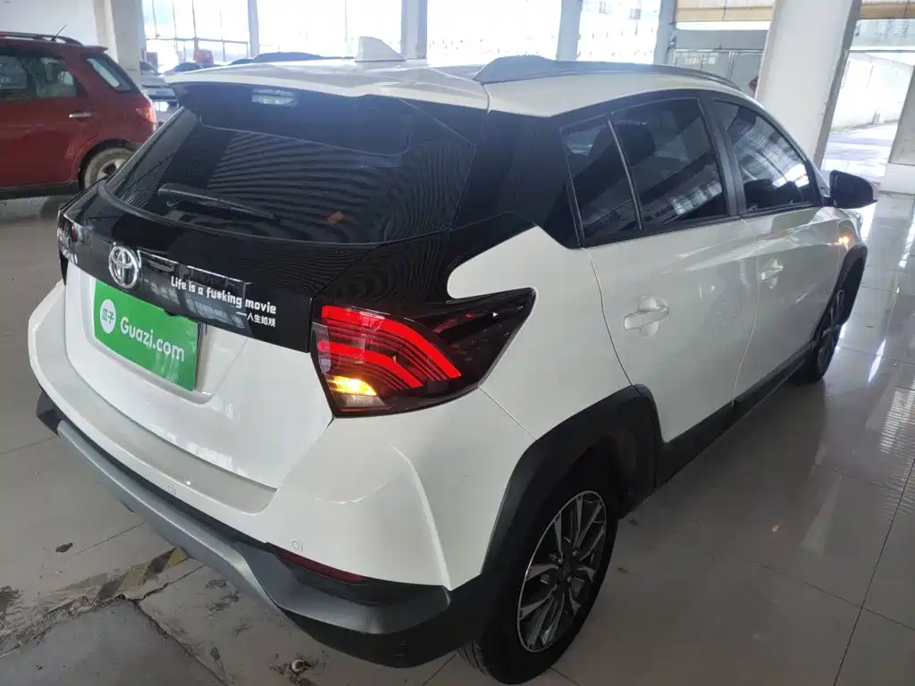 Toyota Yaris L — миниатюра 7