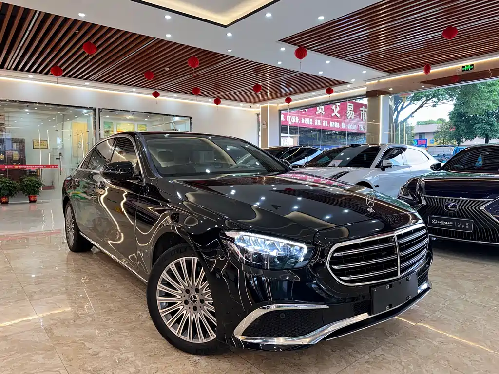 Mercedes-Benz E-Class — миниатюра 3