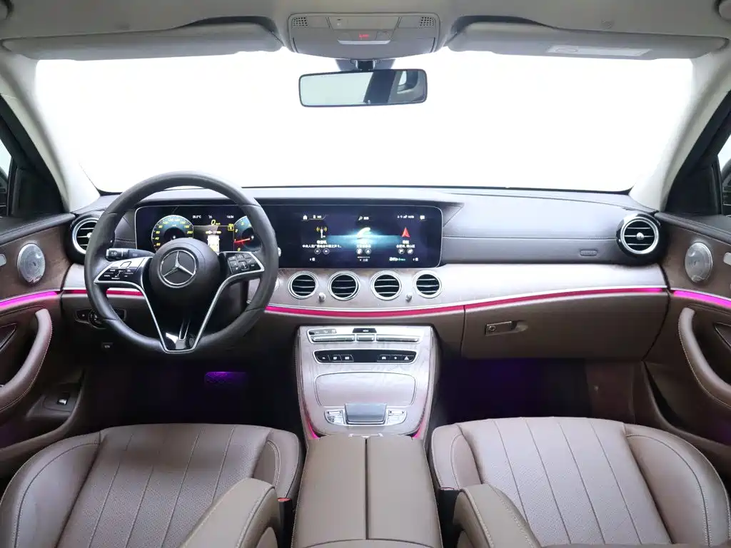 Mercedes-Benz E-Class — миниатюра 13