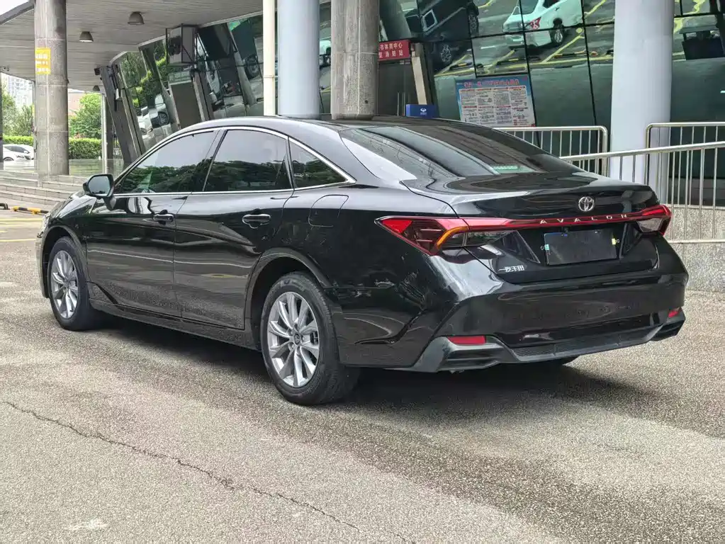 Toyota Avalon 2.0L Progressive Edition, фото 6