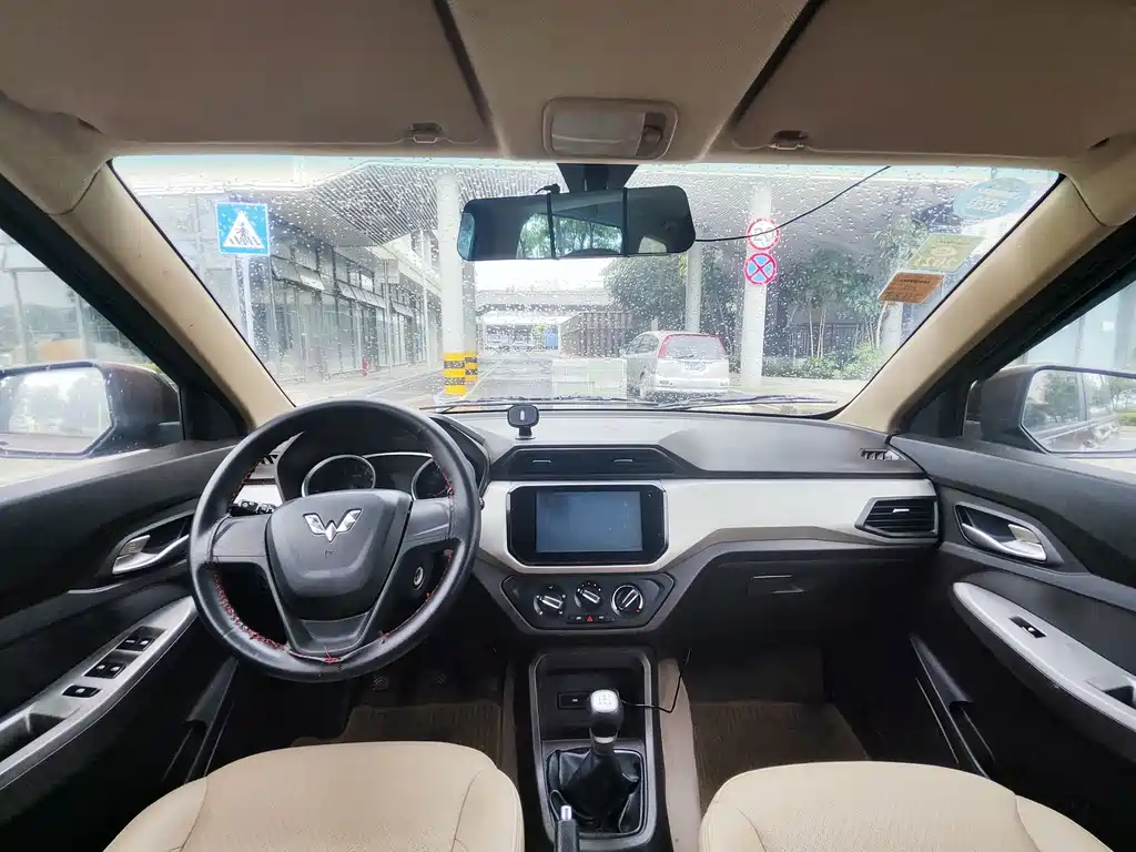 Wuling Hongguang — миниатюра 5