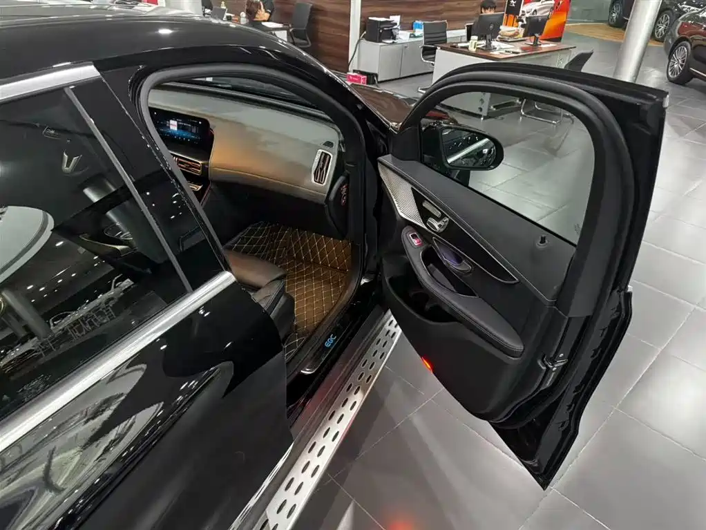 Mercedes-Benz EQC — миниатюра 22