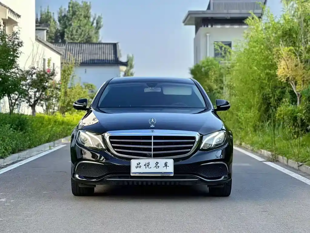 Mercedes-Benz E-Class — миниатюра 2