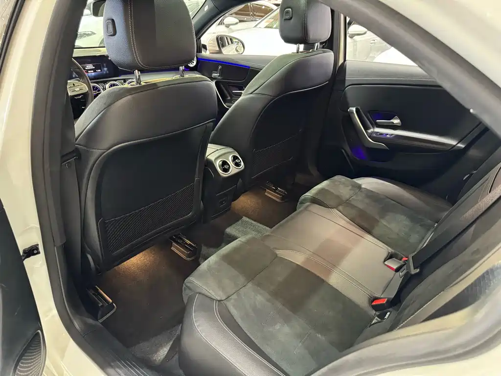Mercedes-Benz A-Class — миниатюра 7
