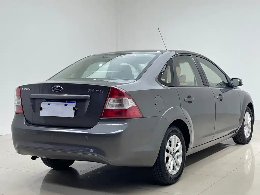 Ford Focus — миниатюра 6