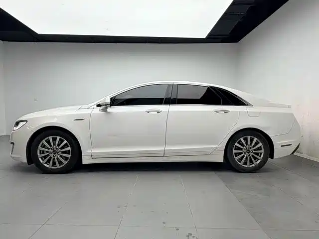 Lincoln MKZ — миниатюра 8