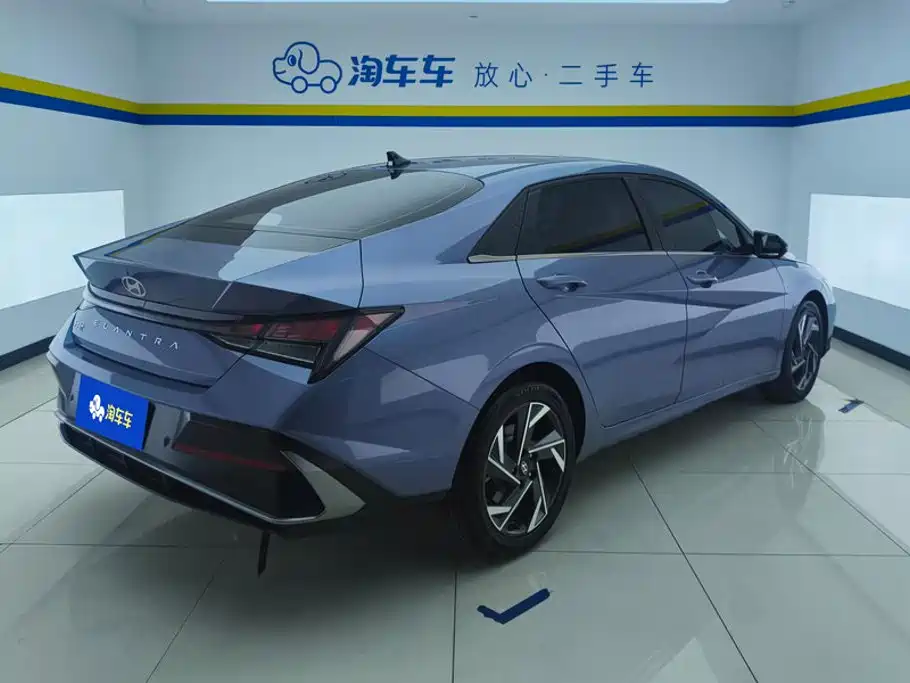 Hyundai Elantra — миниатюра 3