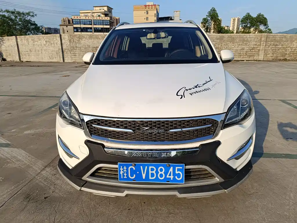 Zotye X5 2015 1.5T MT Luxury IV