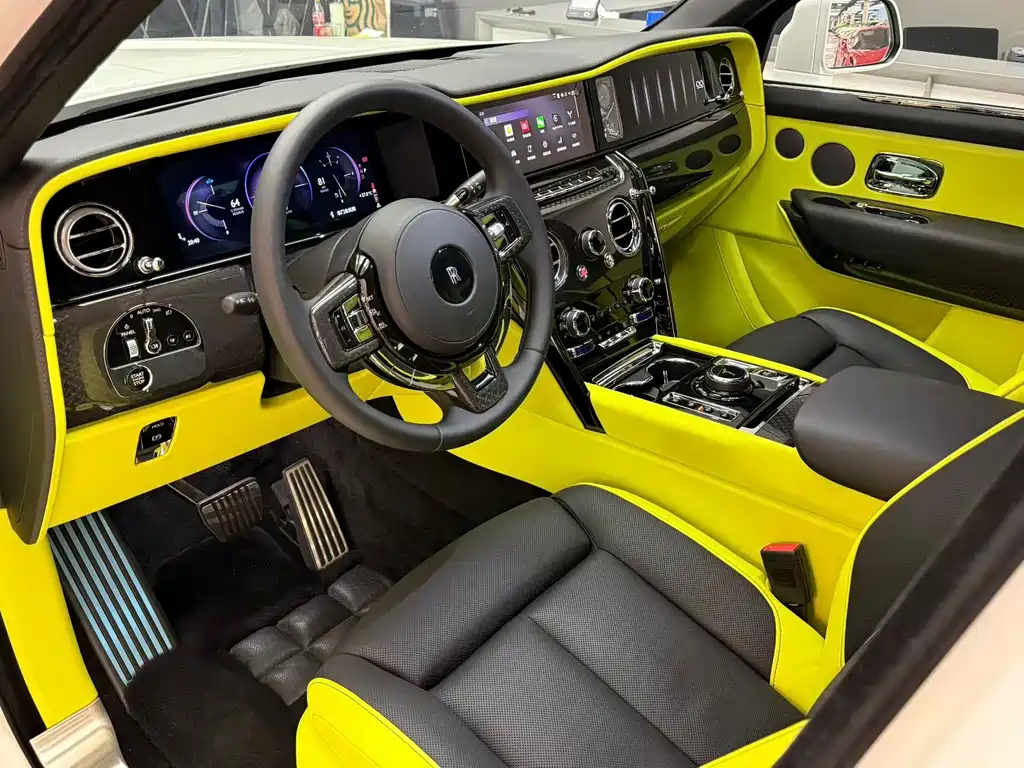 Rolls-Royce Cullinan — миниатюра 3