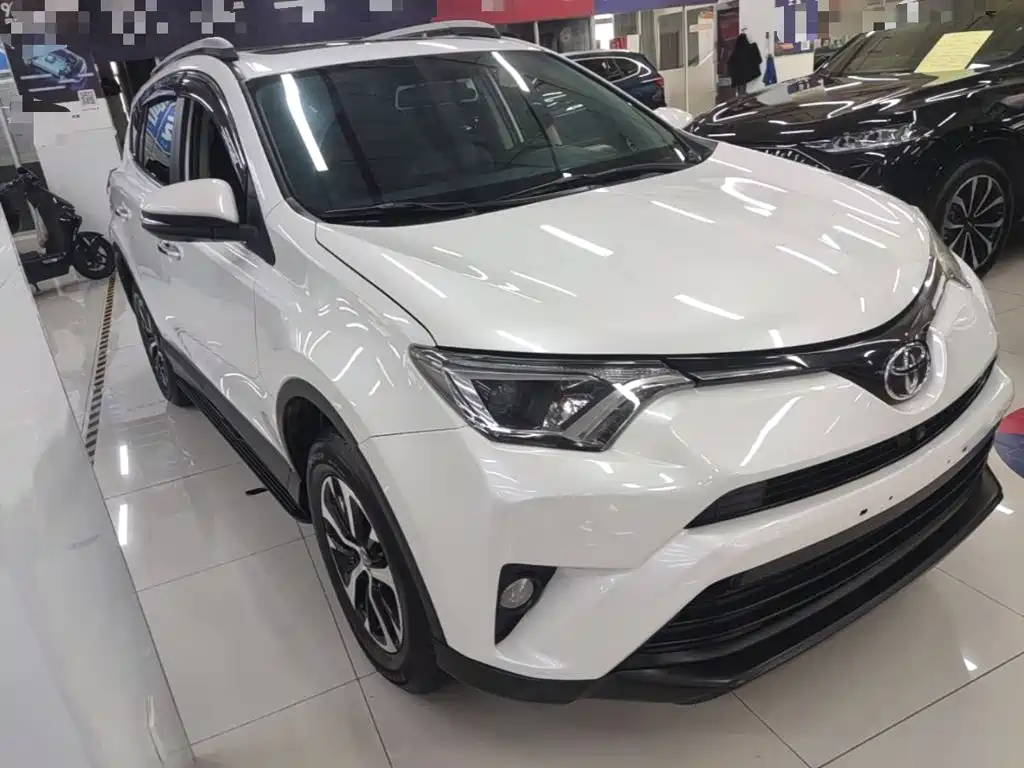 Toyota RAV4 — миниатюра 4