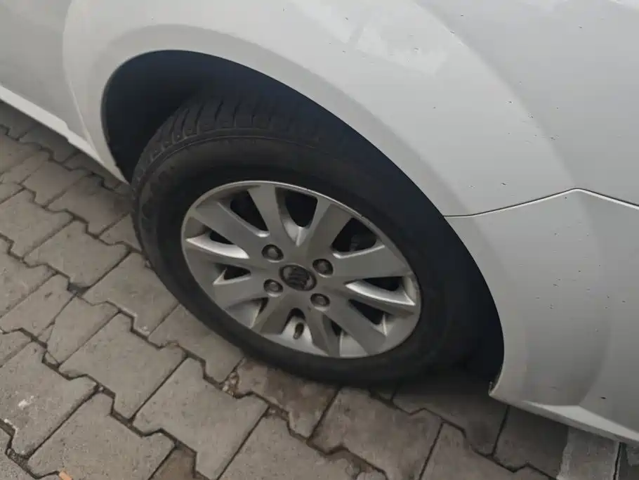 Buick Excelle — миниатюра 6