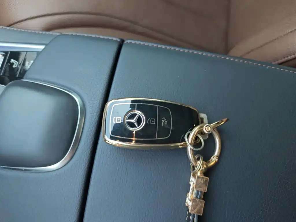 Mercedes-Benz S-Class — миниатюра 9