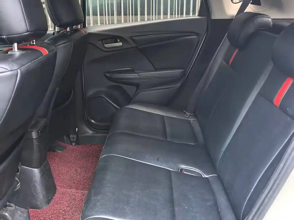 Honda Fit — миниатюра 8