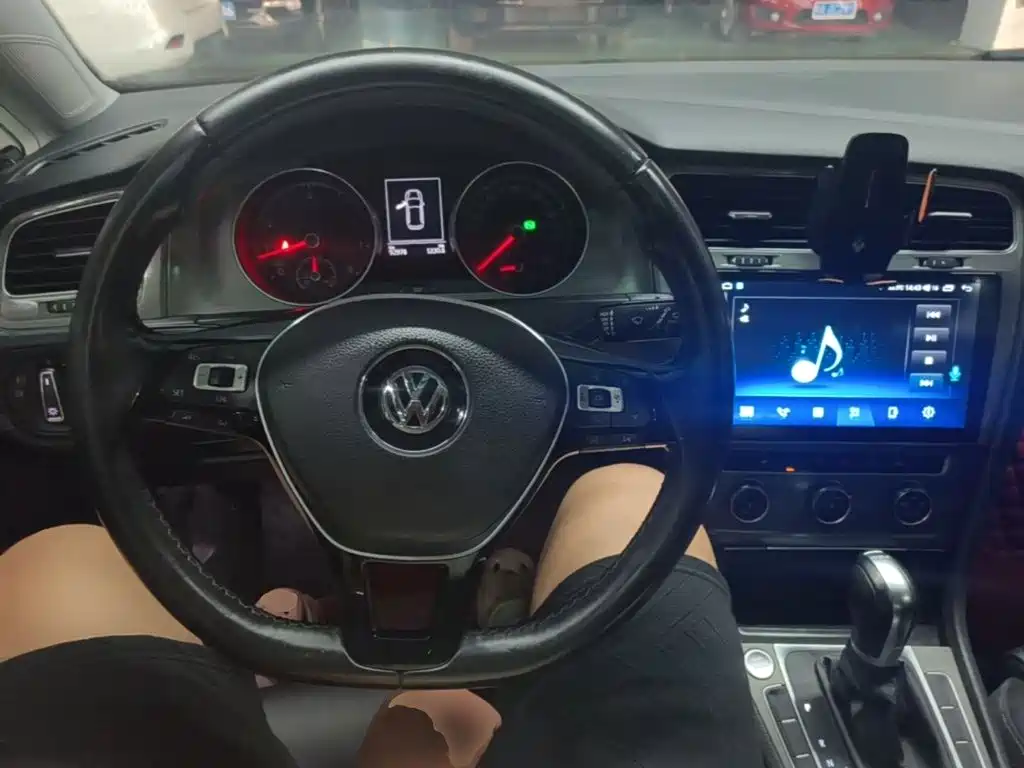 Volkswagen Golf — миниатюра 10
