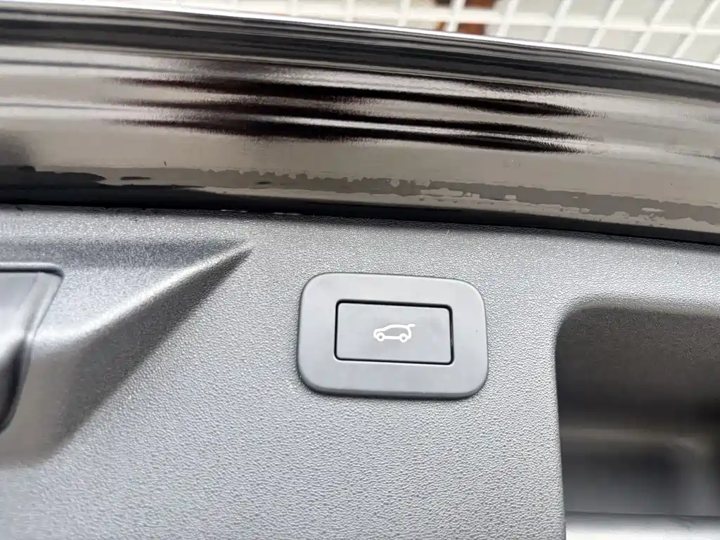 Land Rover Discovery Sport — миниатюра 28