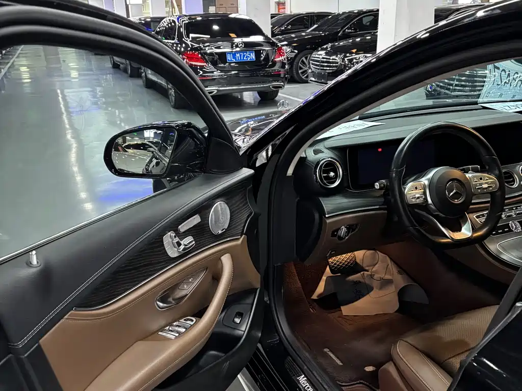 MERCEDES-BENZ E CLASS