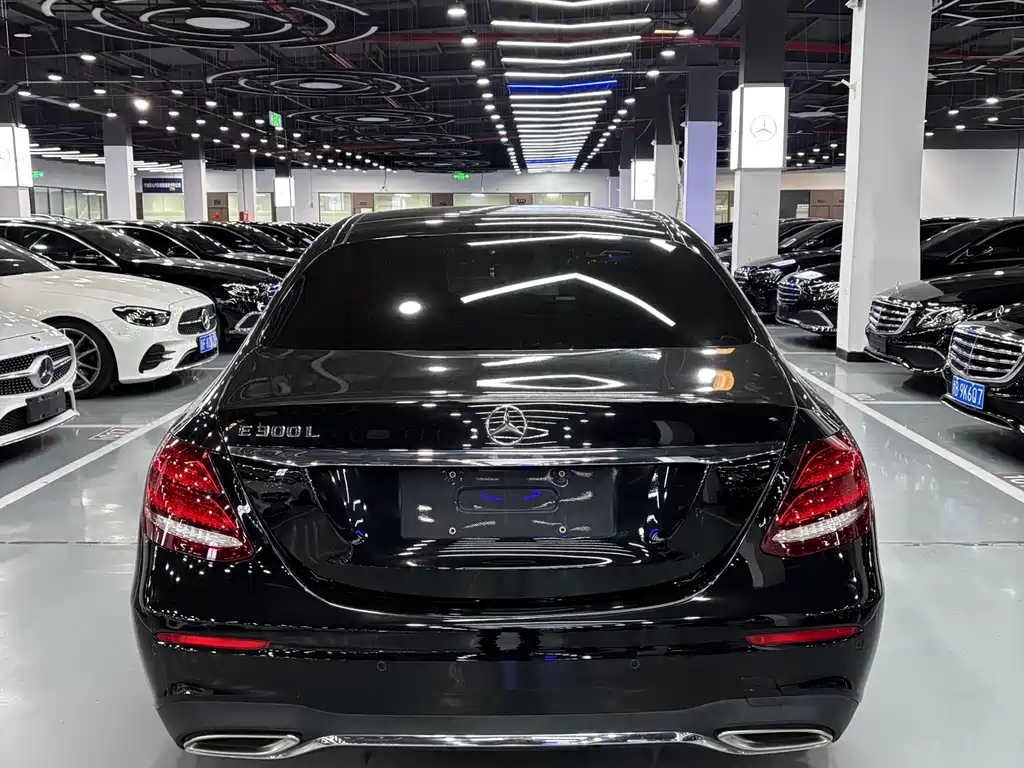 MERCEDES-BENZ E CLASS