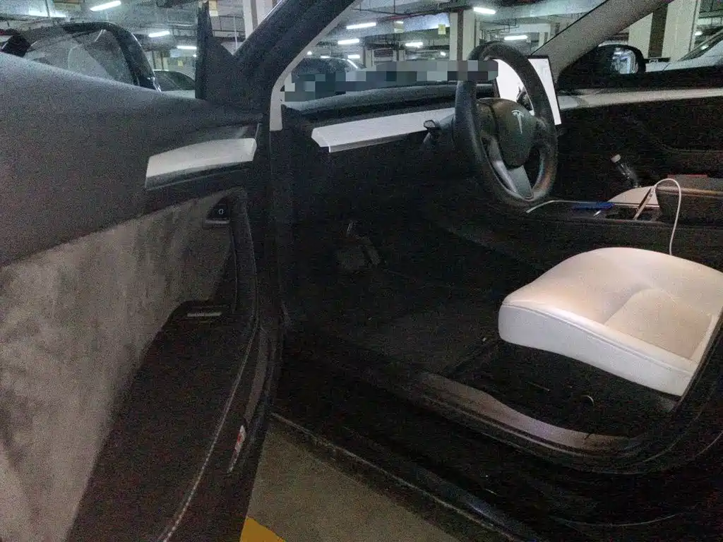Tesla Model 3 — миниатюра 12