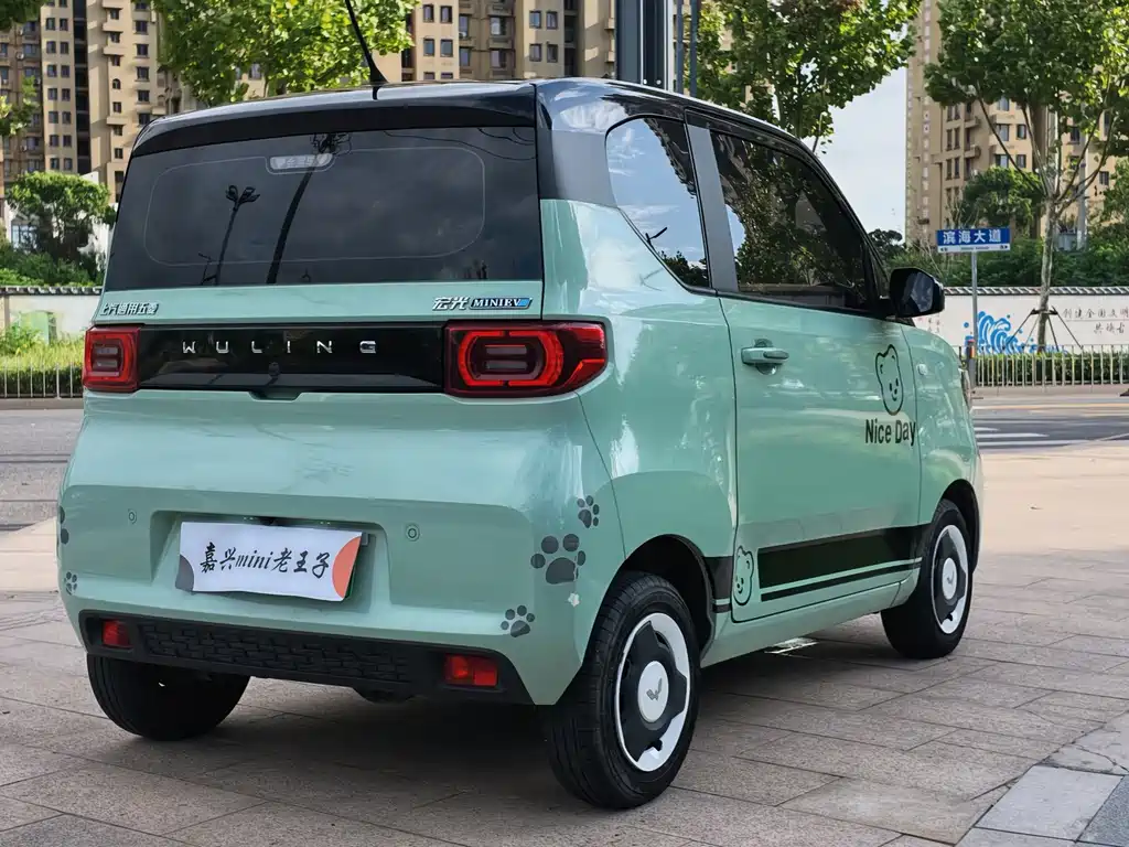 Wuling MINIEV — миниатюра 6