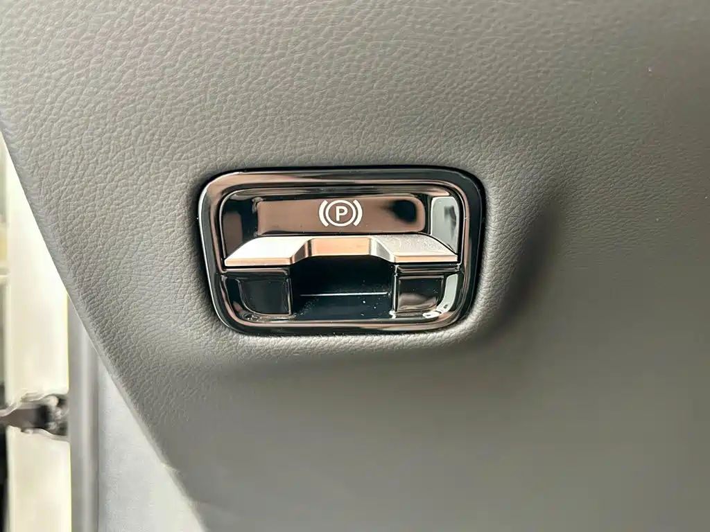 Mercedes-Benz E-Class (Import) — миниатюра 27