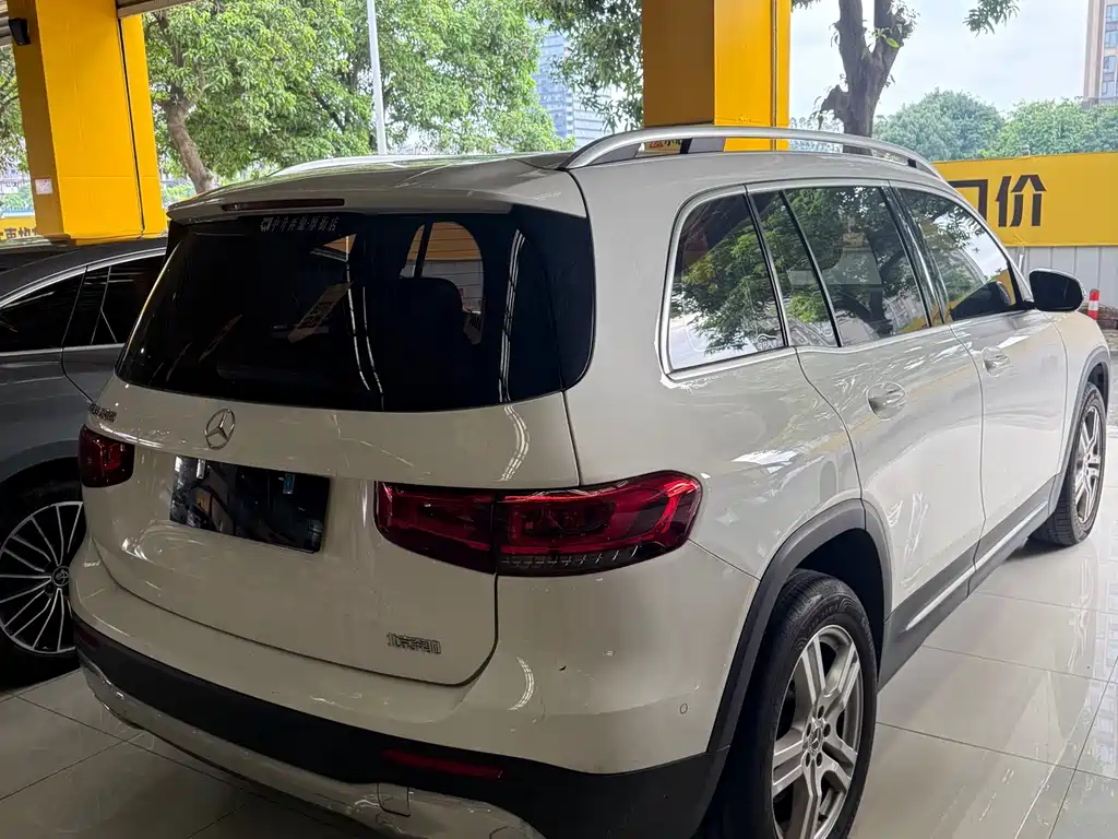 Mercedes-Benz GLB — миниатюра 9