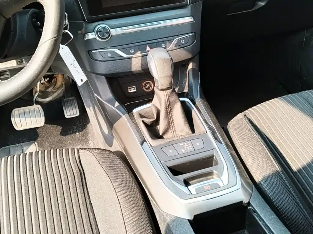 Peugeot 408 — миниатюра 14