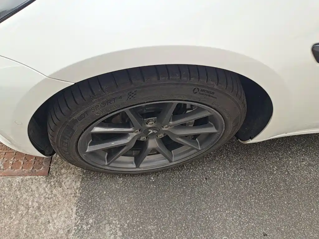 Tesla Model 3 — миниатюра 23