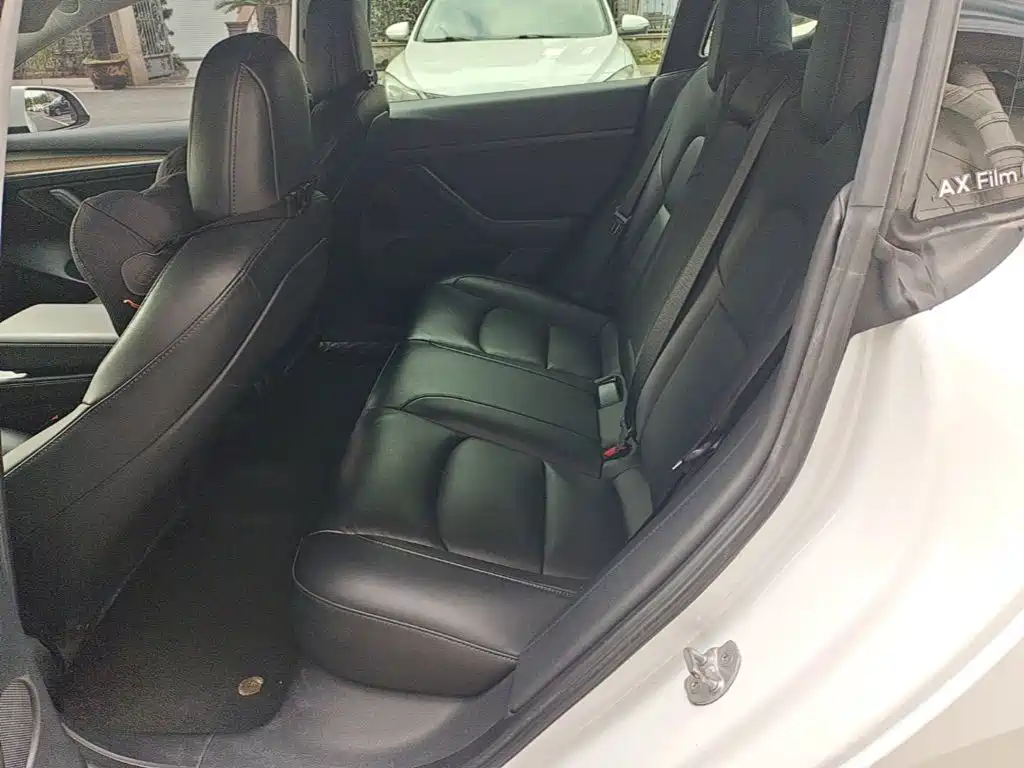 Tesla Model 3 — миниатюра 17