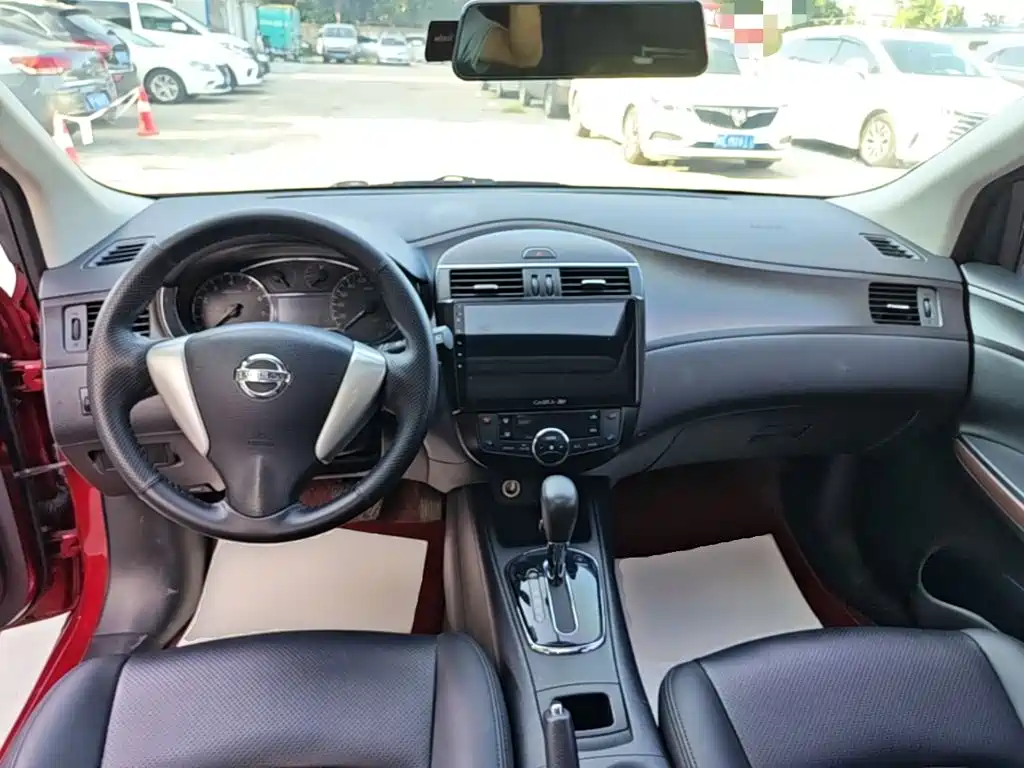 Nissan Tiida — миниатюра 10
