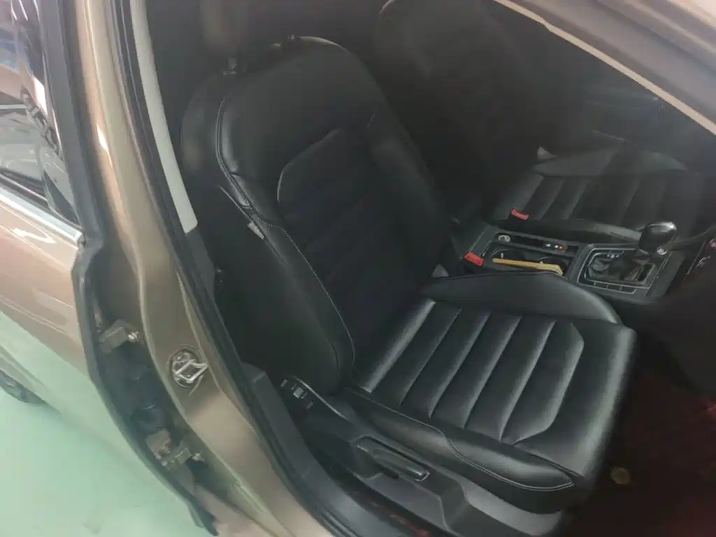 Volkswagen Golf — миниатюра 25