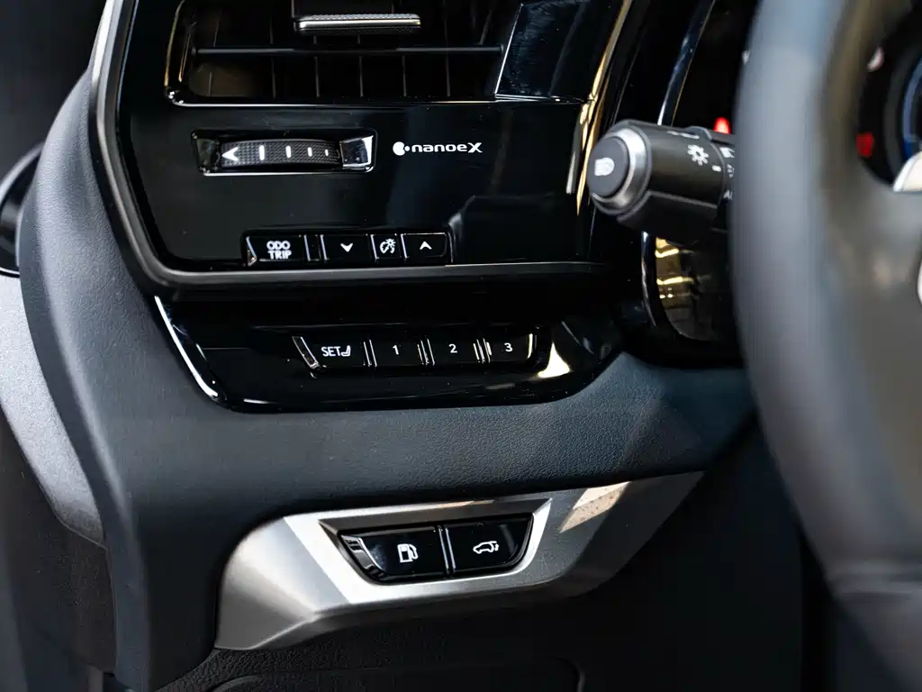 Lexus RX New Energy — миниатюра 22