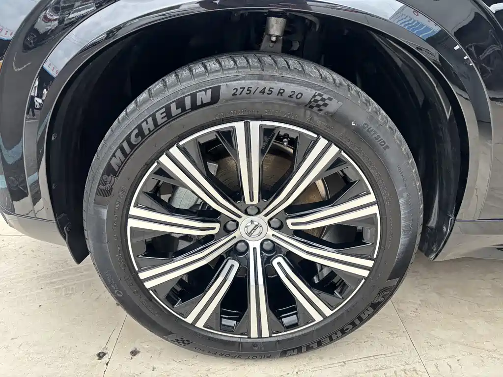Volvo XC90 — миниатюра 31
