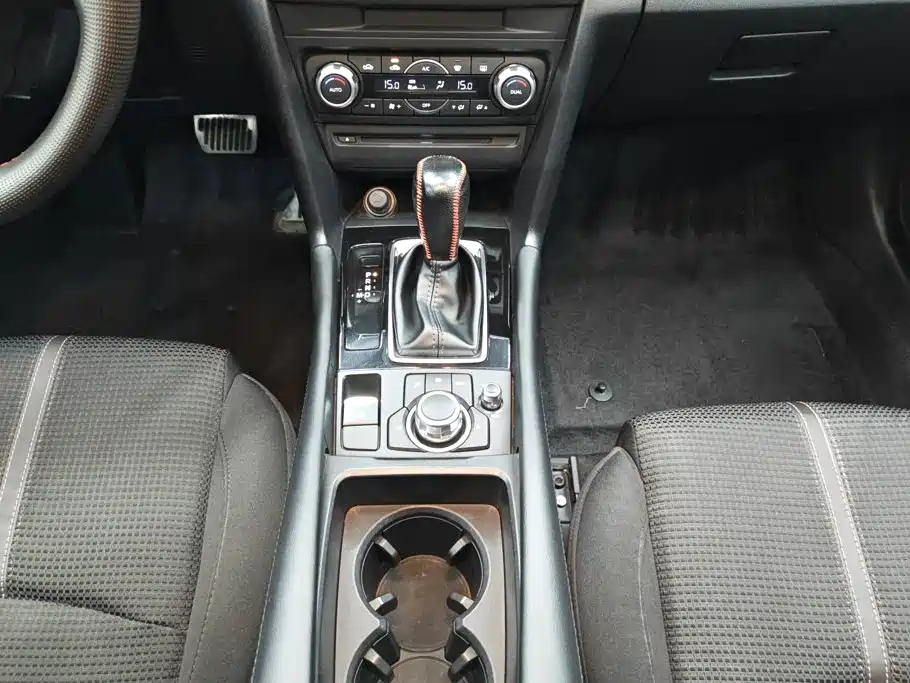 Mazda 3 Axela — миниатюра 16