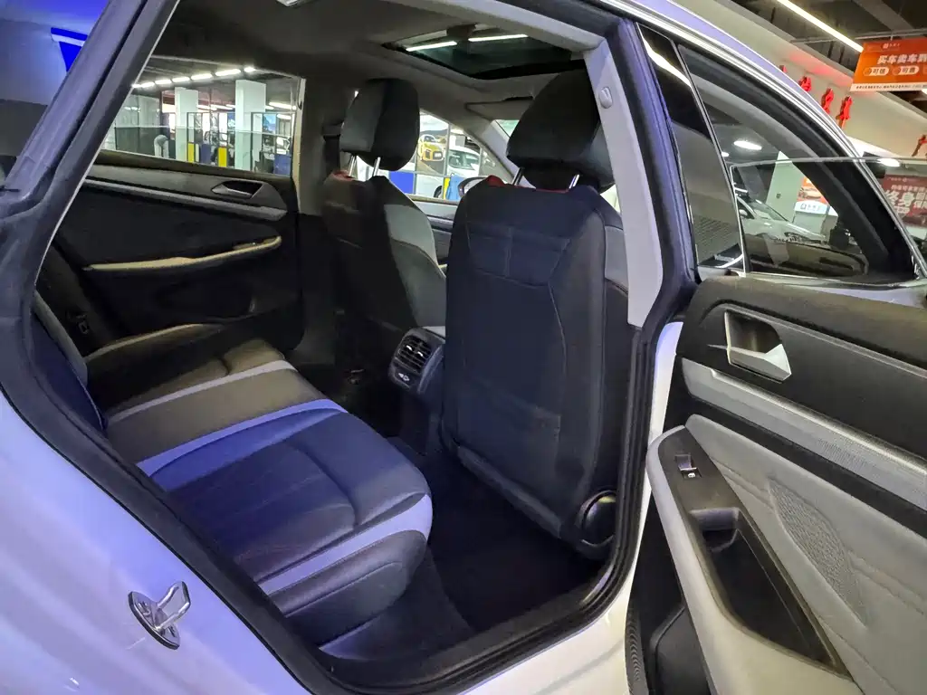 Volkswagen Lamando — миниатюра 23
