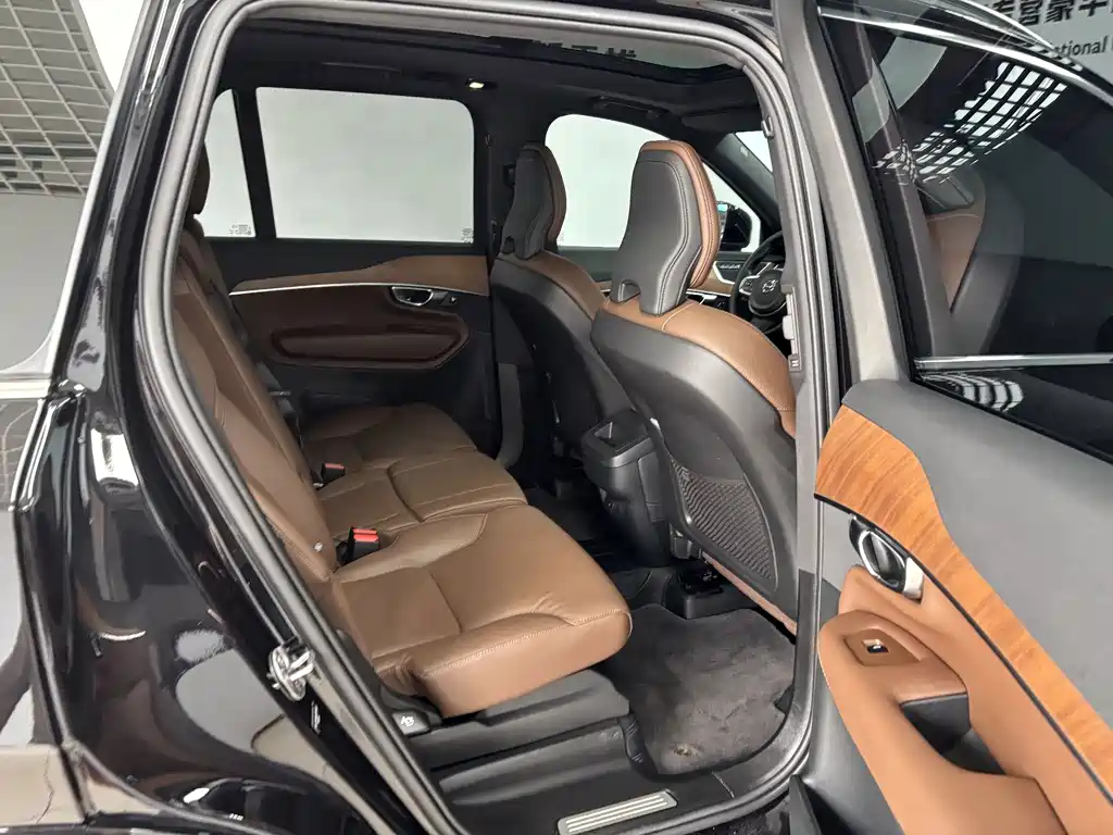Volvo XC90 — миниатюра 24