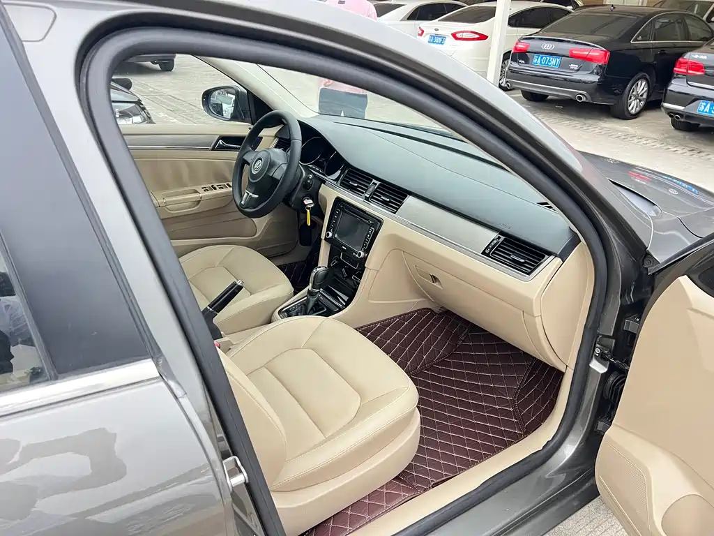 Volkswagen Bora — миниатюра 12