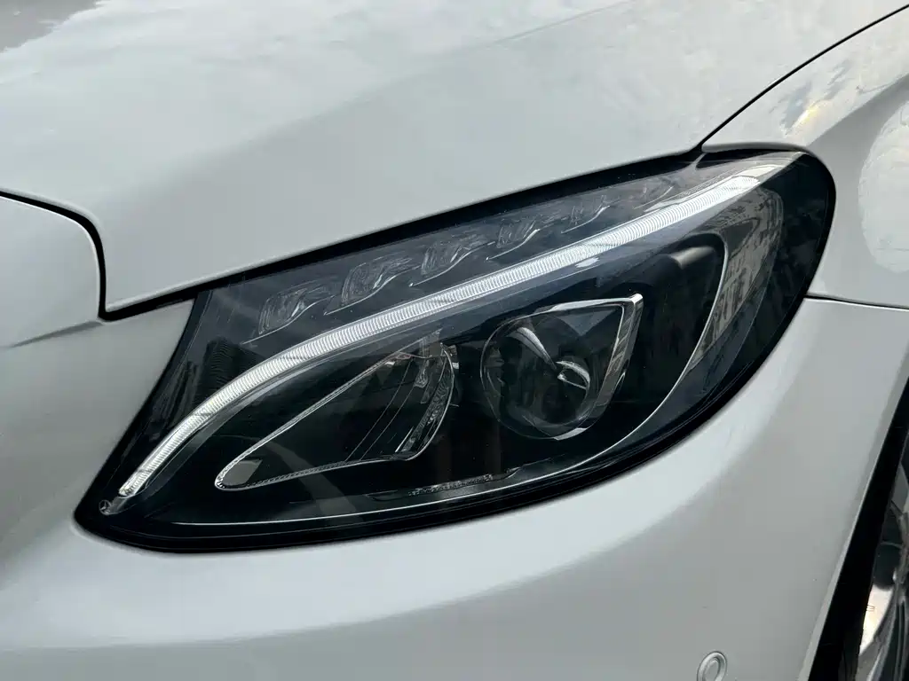 Mercedes-Benz C-Class — миниатюра 22