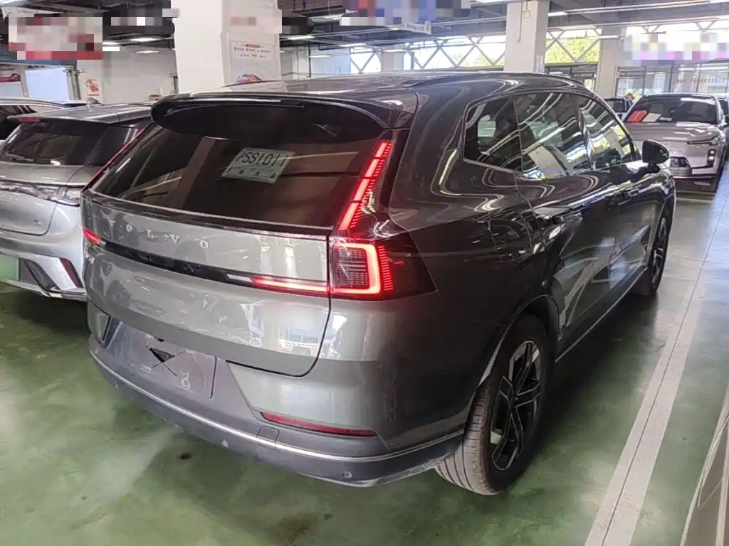 Volvo XC70 PHEV — миниатюра 7