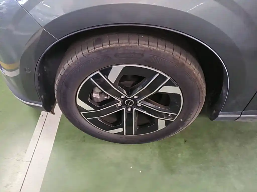 Volvo XC70 PHEV — миниатюра 23