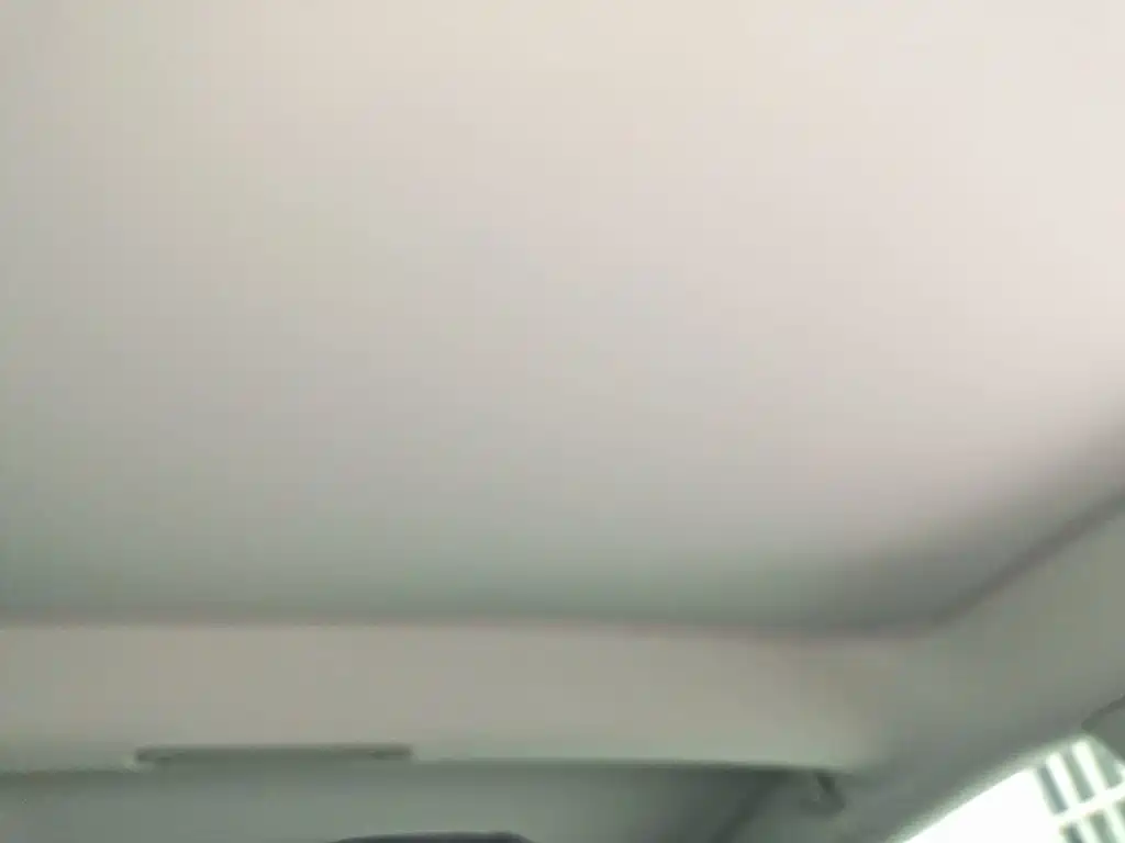 Tesla Model 3 — миниатюра 18