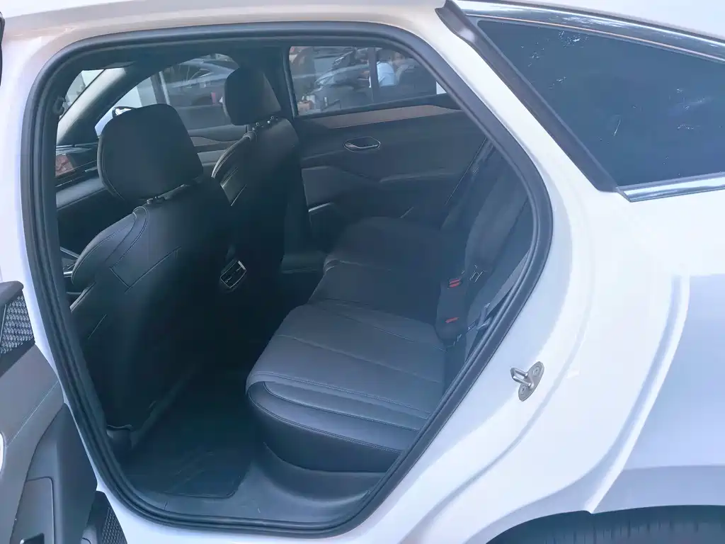 BYD Qin L — миниатюра 4