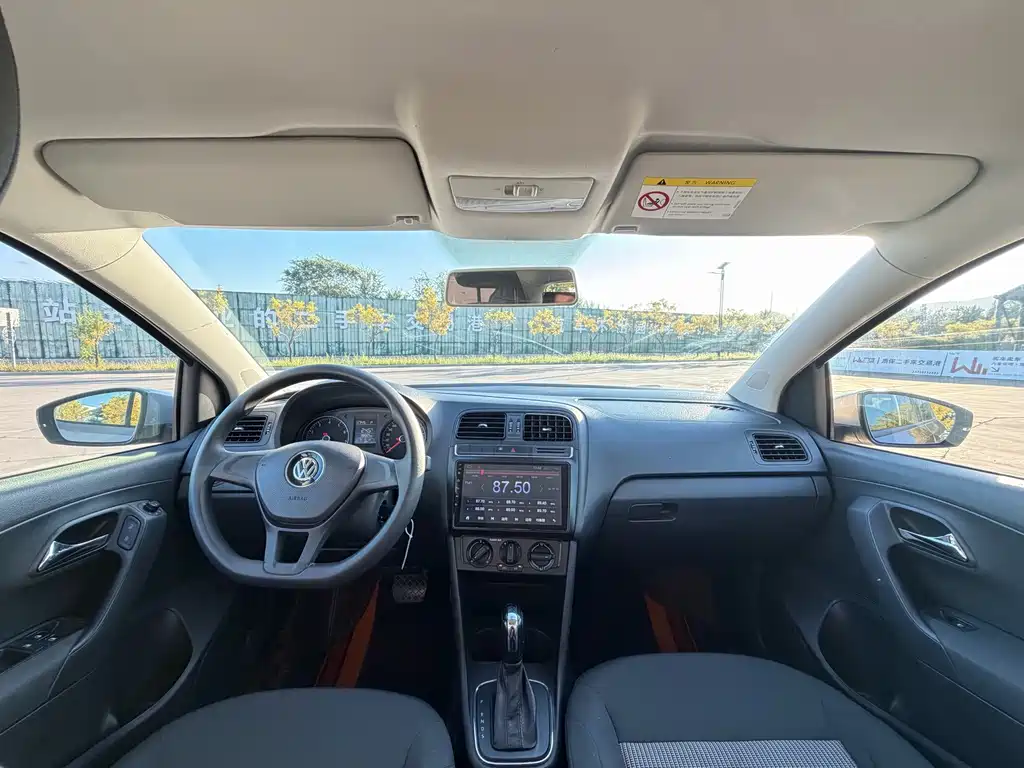 Volkswagen Polo — миниатюра 12