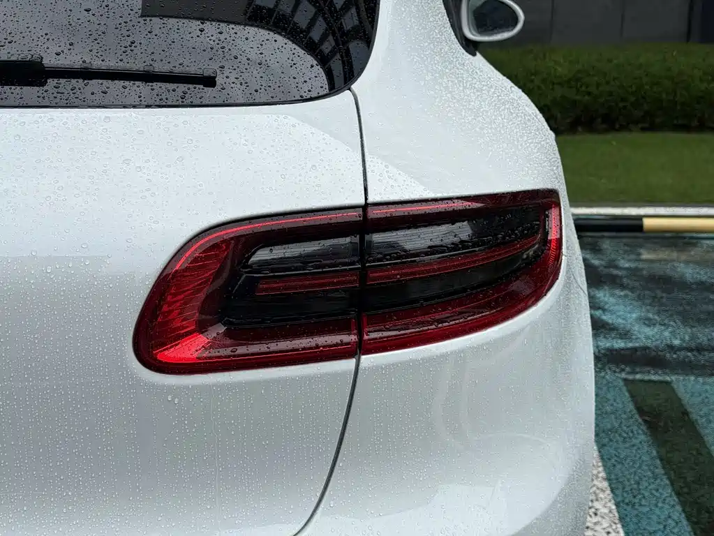 Porsche Macan — миниатюра 9